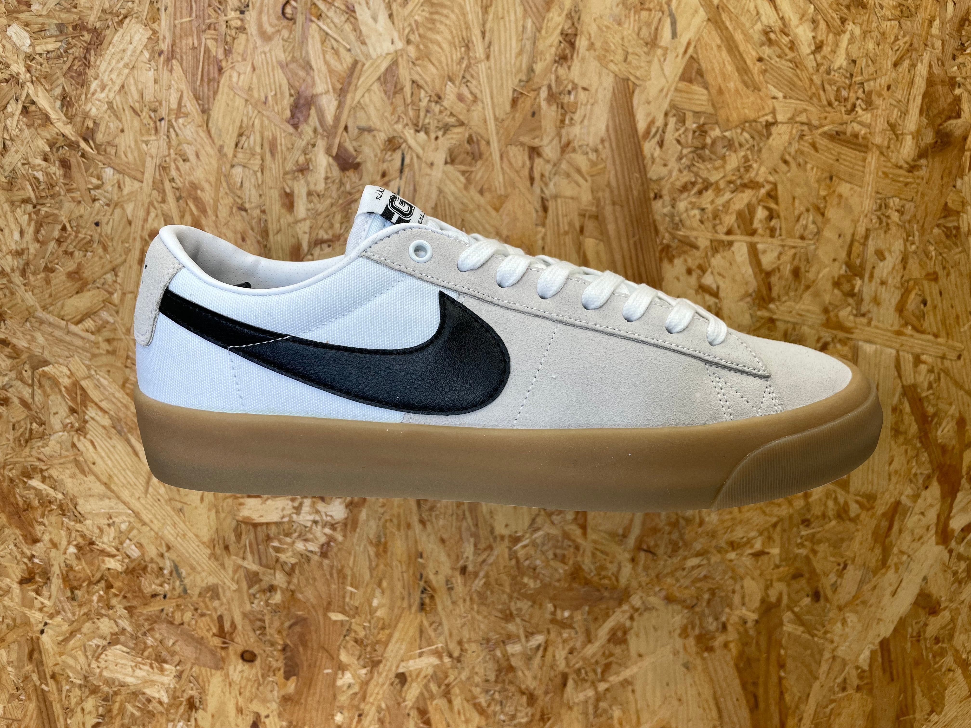 verden Temerity pilfer Nike SB Zoom Blazer Low Pro GT (M) 100 / White/White/White/Black – The  Sneaker Store Brighton